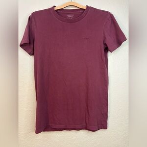 American Eagle Outfitters Burgundy Short Sleeve Tee Size S